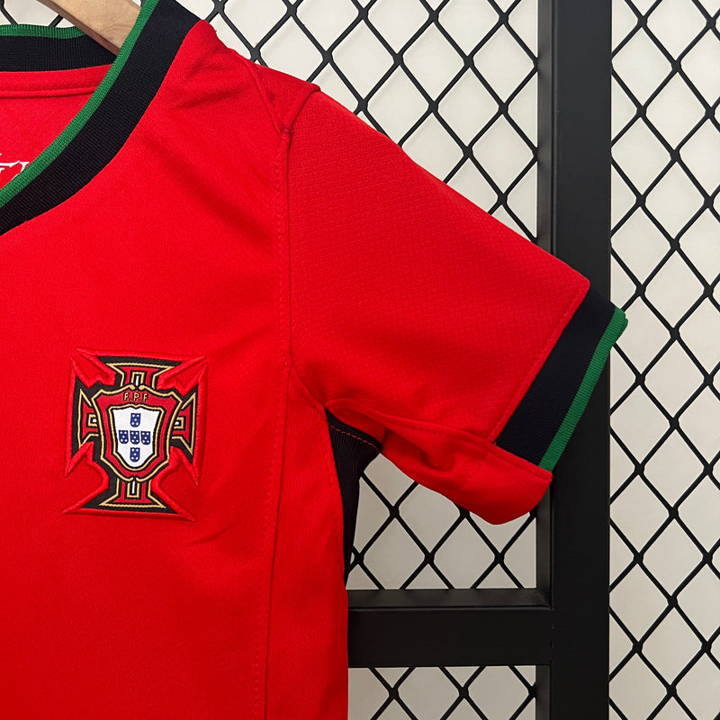 Camiseta Portugal 24/25 - Niños (Pantalón Corto Incluido)